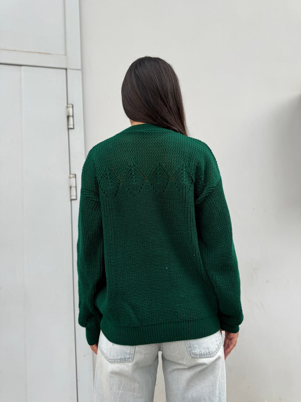 Класичний жіночий светр смарагдового кольору 30184