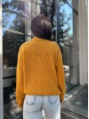 Класичний жіночий светр помаранчевого кольору 30188