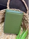 Жіночий компактний гаманець із пористої еко-шкіри зеленого кольору 32389