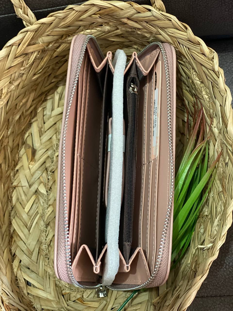 Женский кошелек из эко-кожи розового цвета 32478