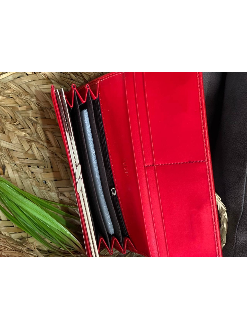 Жіночий гаманець з гладкою еко-шкіри червоного кольору 32383