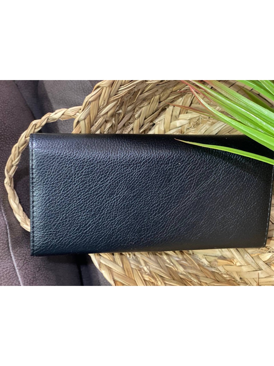 Жіночий гаманець з пористої еко-шкіри чорного кольору 32486