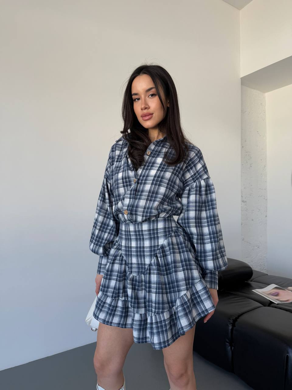 Женский костюм с юбкой в клетку синего цвета 30784