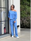 Жіночий костюм зі спущеним плечем джинсового кольору 26295