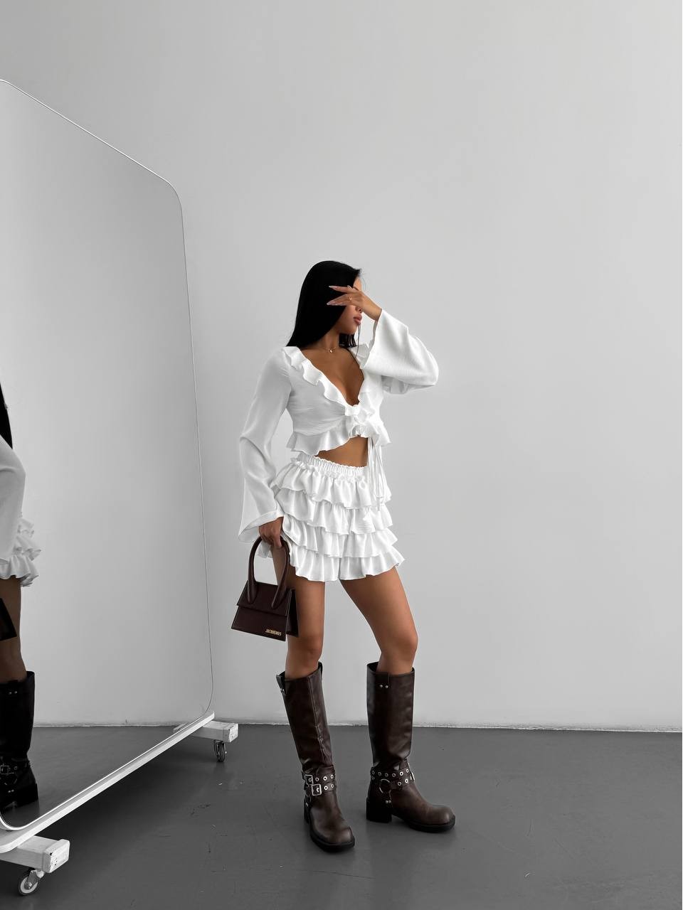 Женский костюм (топ+шорты) с рюшами молочного цвета 33064