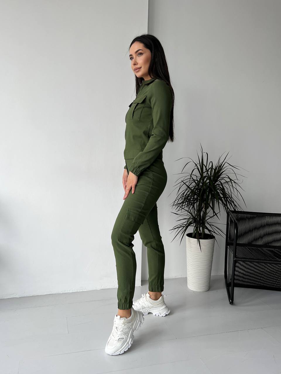 Жіночий костюм кольору хакi 26303