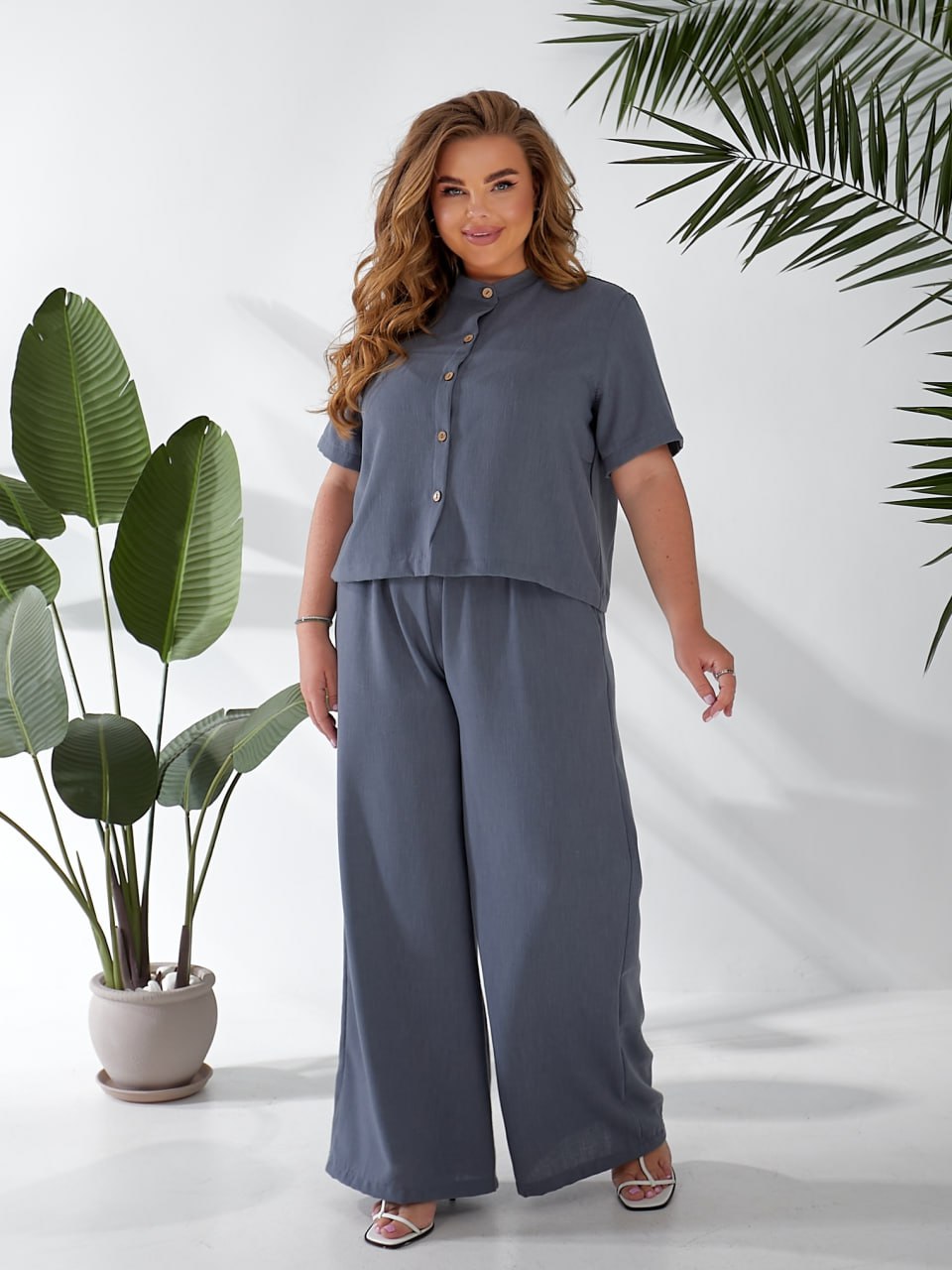 Женский легкий классический костюм графитового цвета 33136