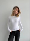 Жіночий легкий лонгслів молочного кольору 30643