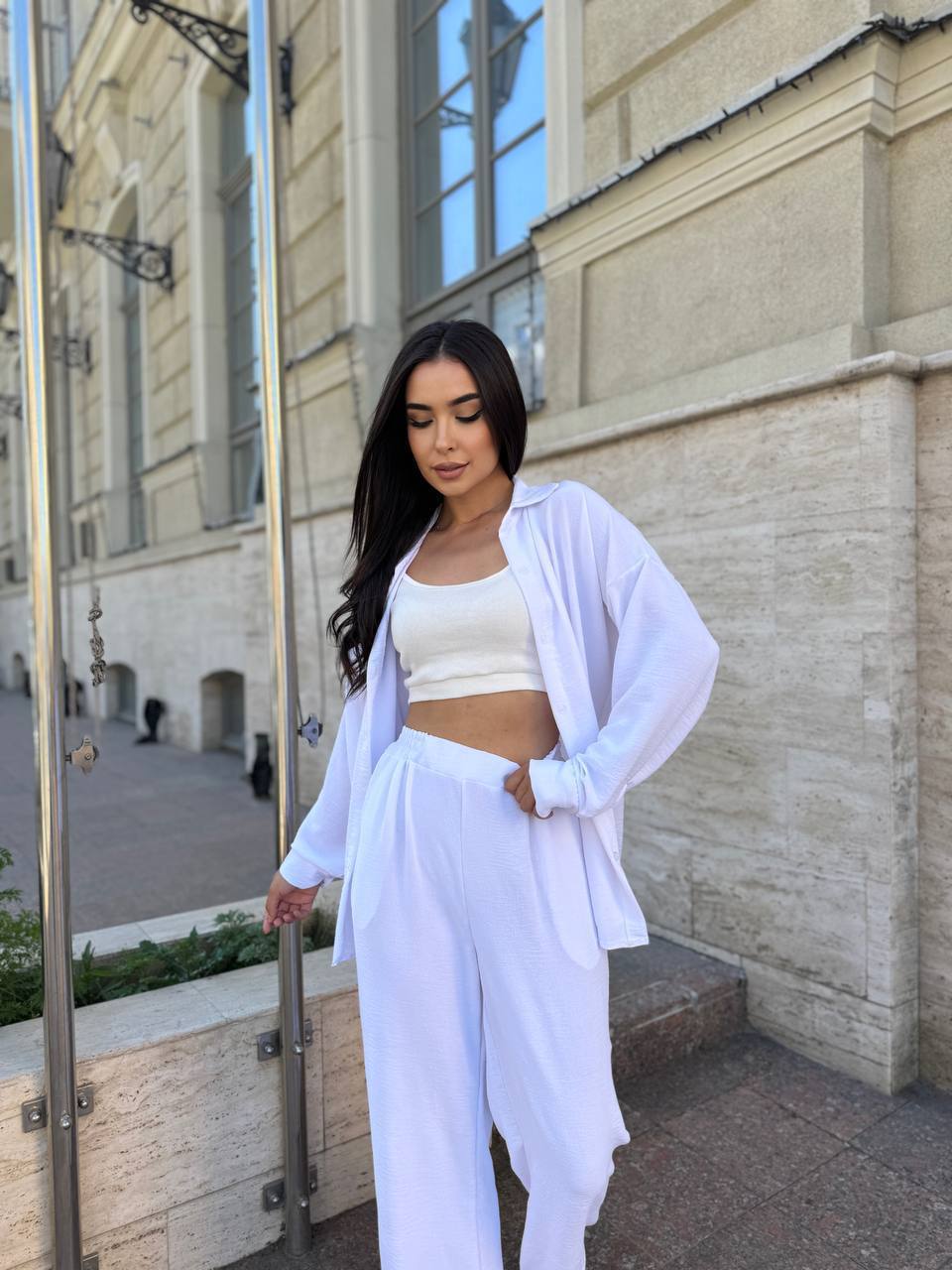 Жіночий легкий прогулянковий костюм молочного кольору 32279