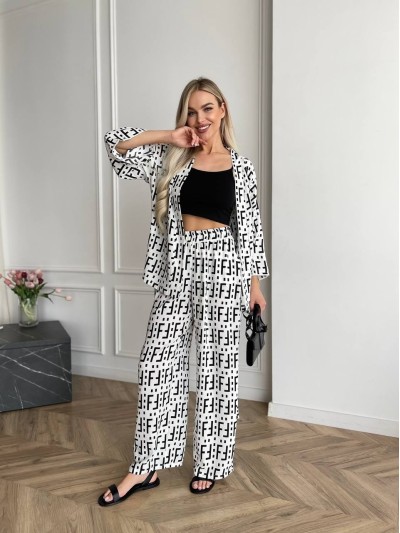 Жіночий легкий прогулянковий костюм молочного кольору 33207