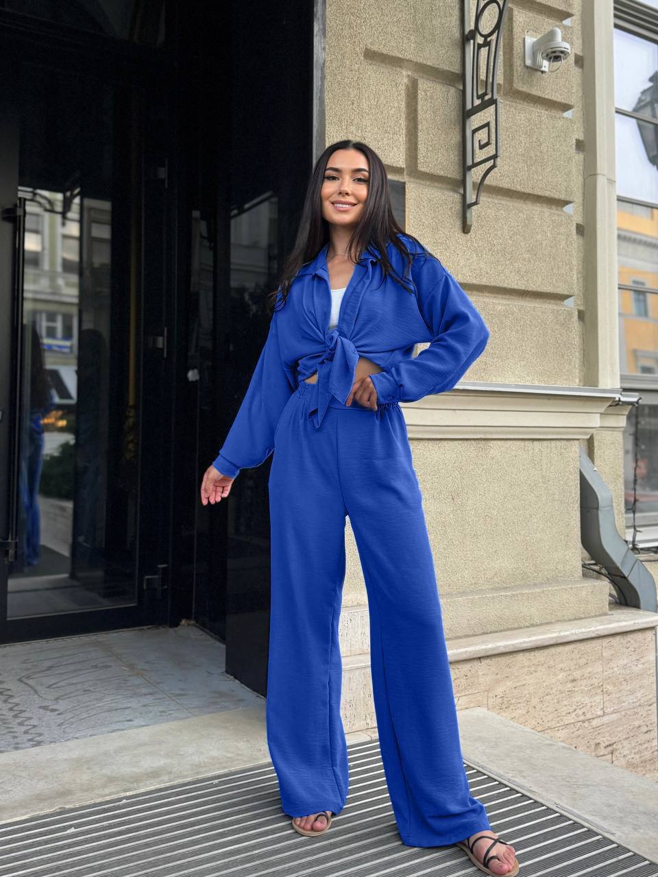 Жіночий легкий прогулянковий костюм синього кольору 32281