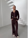 Жіночий легкий спортивний костюм на змійці коричневого кольору 32542