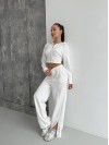 Жіночий легкий спортивний костюм на змійці молочного кольору 32543