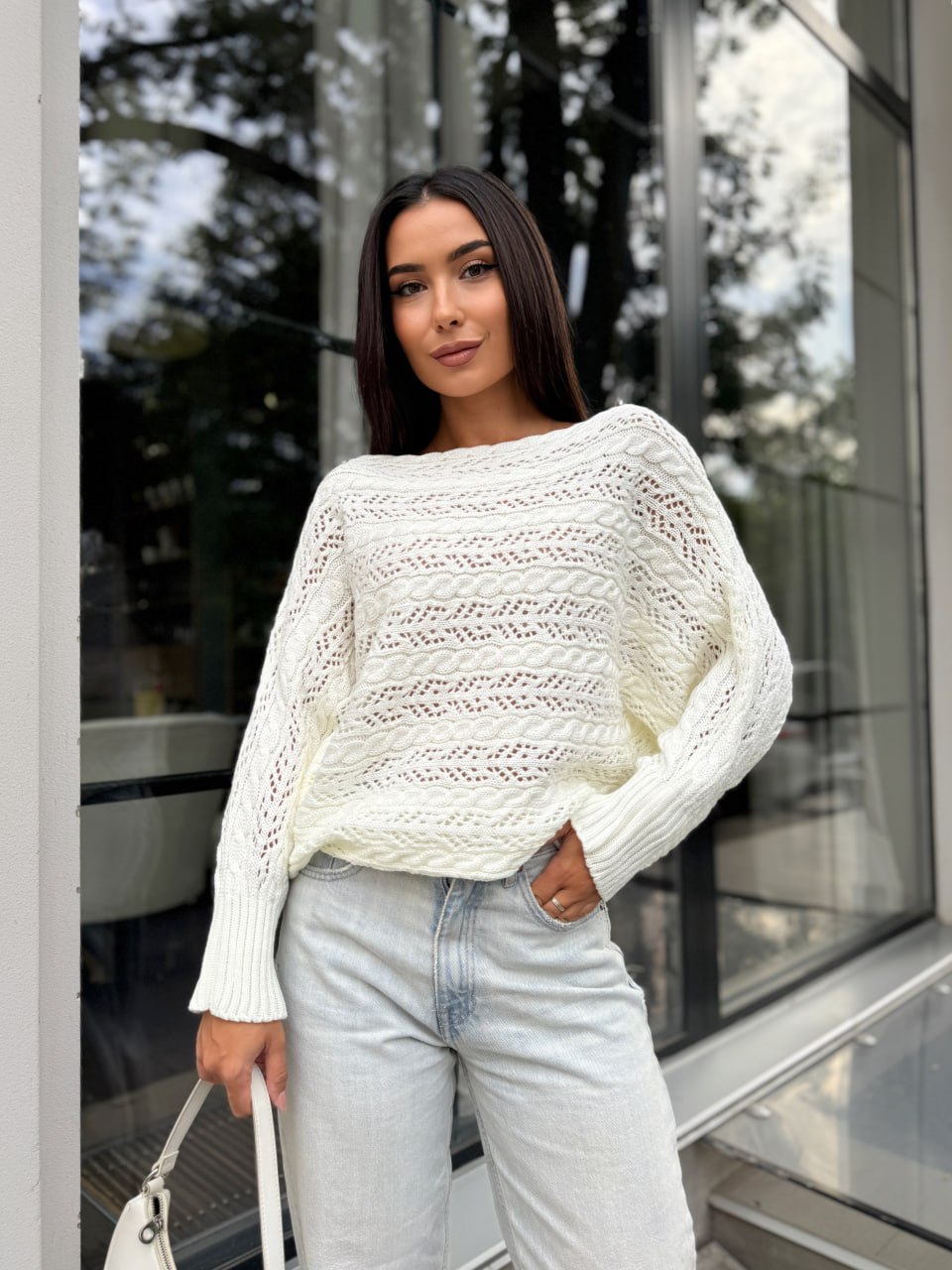 Женский легкий свитер молочного цвета 30285