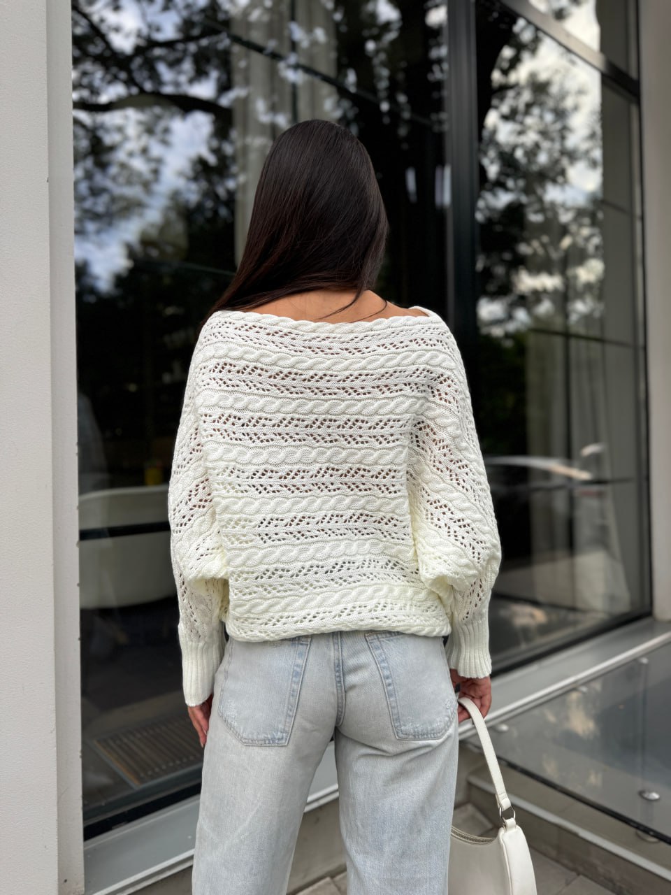 Женский легкий свитер молочного цвета 30285