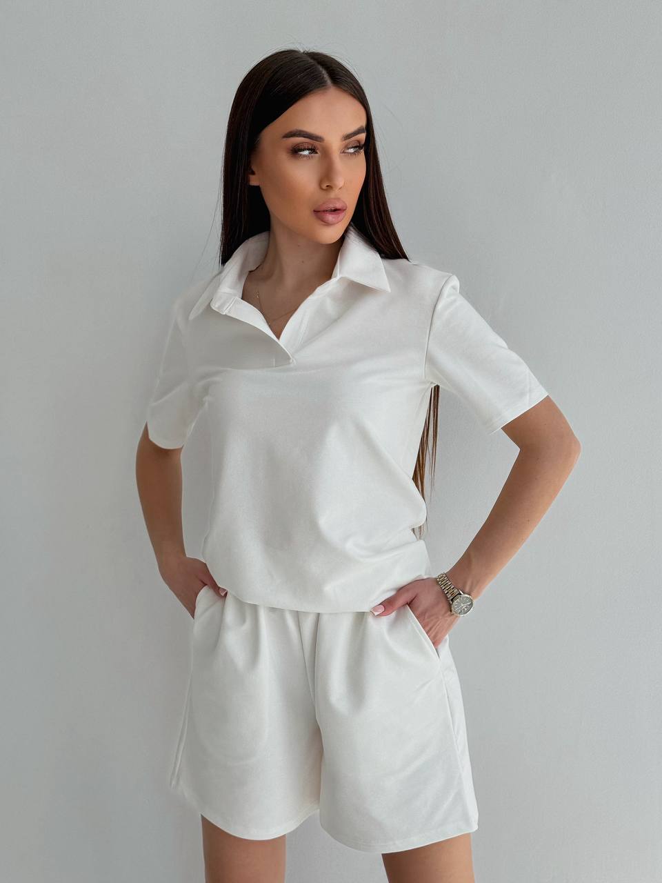 Жіночий літній костюм молочного кольору 32968