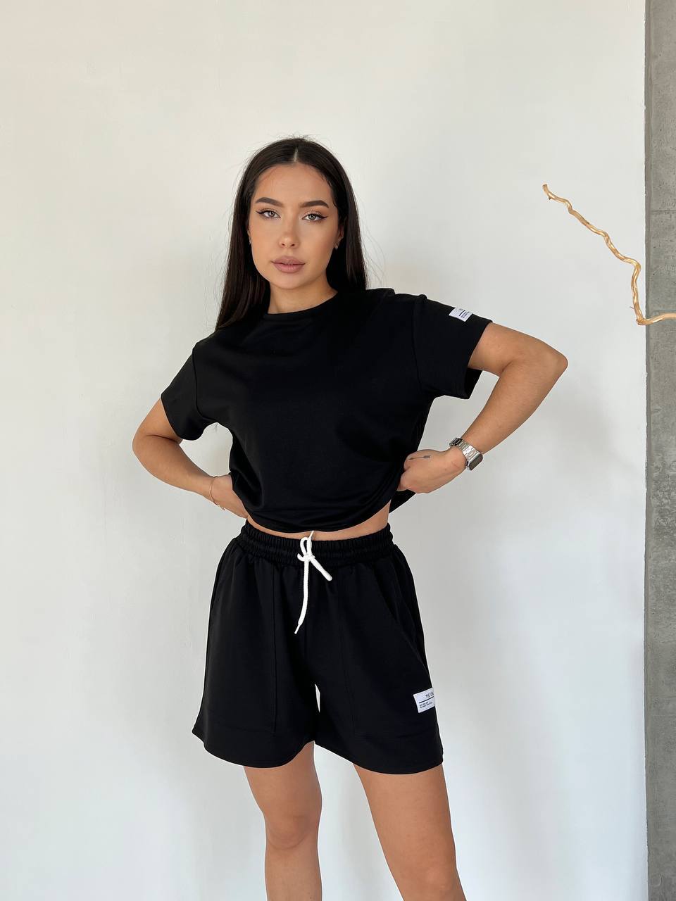 Жіночий літній костюм із шортами чорного кольору 33098