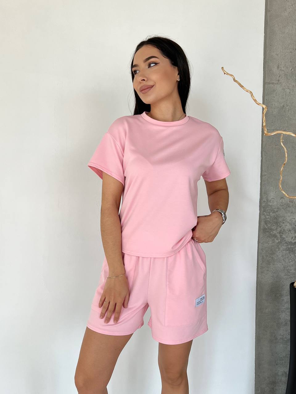 Женский летний костюм с шортами розового цвета 33096