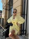 Жіночий льняний костюм з шортами жовтого кольору 32863