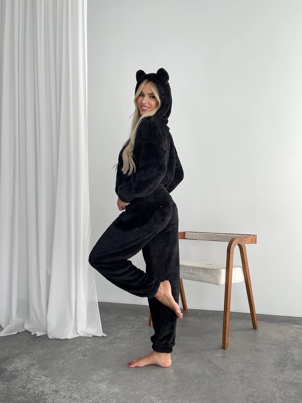 Женский махровый домашний костюм черного цвета 29412