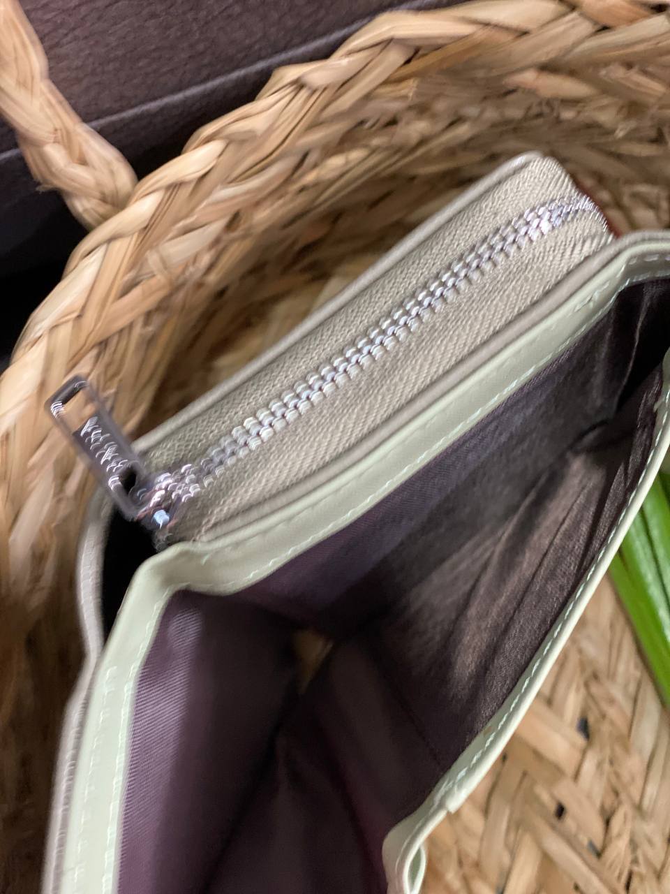 Женский маленький кошелек из пористой эко-кожи графитового цвета 32419