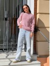 Жіночий однотонний светр рожевого кольору 30201
