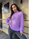 Жіночий однотонний светр із горловиною бузкового кольору 30262