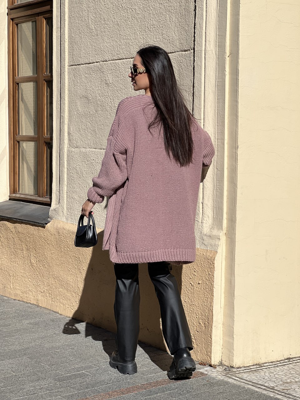 Жіночий напіввовняний кардиган пудрового кольору 31458