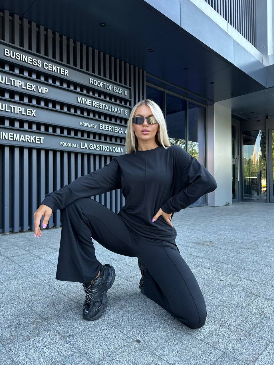 Жіночий повсякденний костюм чорного кольору 32042