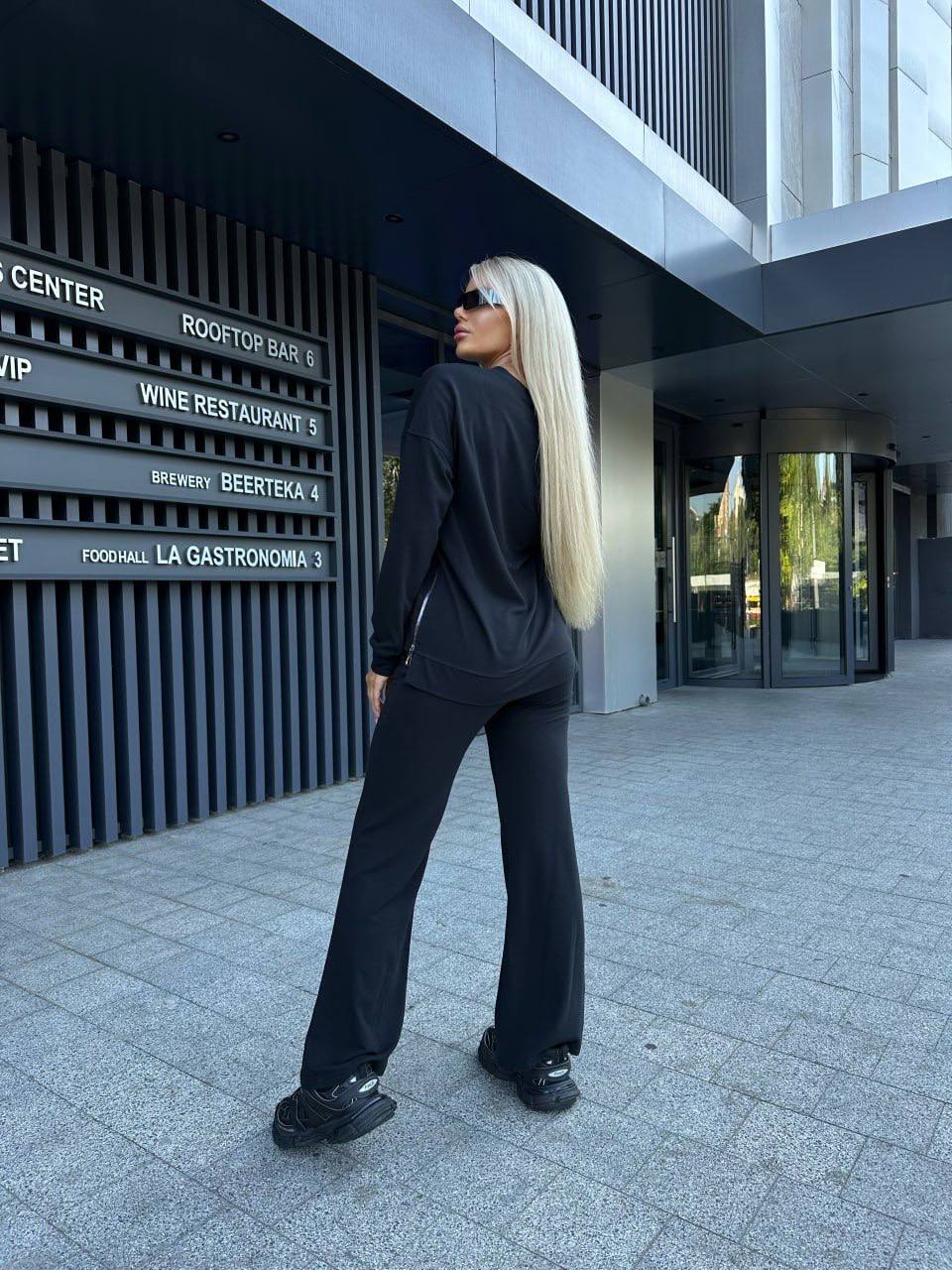 Жіночий повсякденний костюм чорного кольору 32042