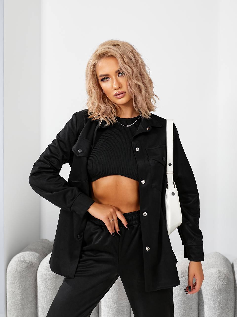 Женский прогулочный костюм черного цвета 29117