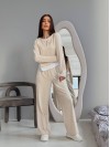 Жіночий прогулянковий костюм бежевого кольору 32656