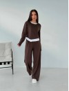Жіночий прогулянковий костюм коричневого кольору 32655