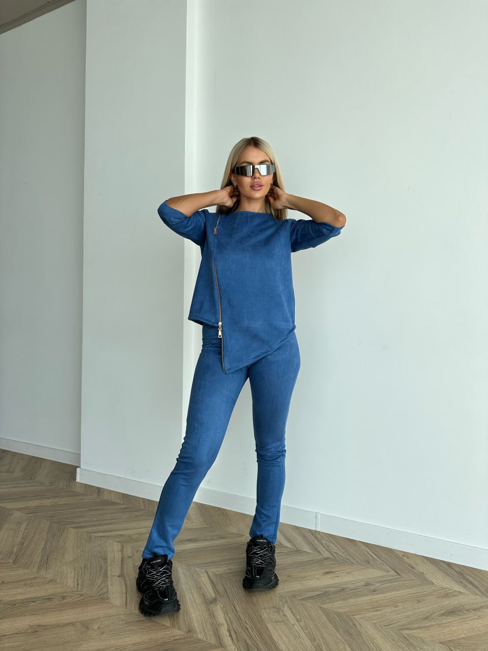 Жіночий прогулянковий костюм джинсового кольору 26814
