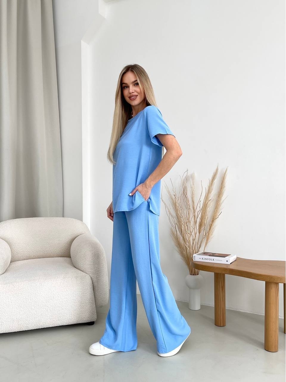 Женский прогулочный костюм голубого цвета 32037