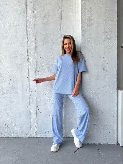 Жіночий прогулянковий костюм блакитного кольору 33000