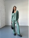 Жіночий прогулянковий костюм з трикотажу в рубчик фiсташкового кольору 31199