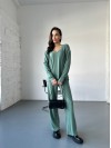 Жіночий прогулянковий костюм з трикотажу в рубчик фiсташкового кольору 31199