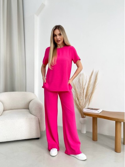 Женский прогулочный костюм малинового цвета 32028