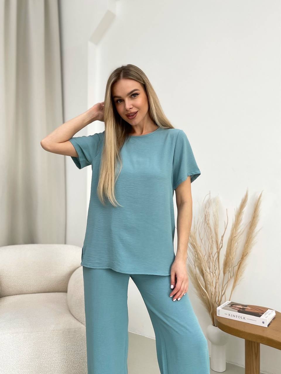 Женский прогулочный костюм оливкового цвета 32039