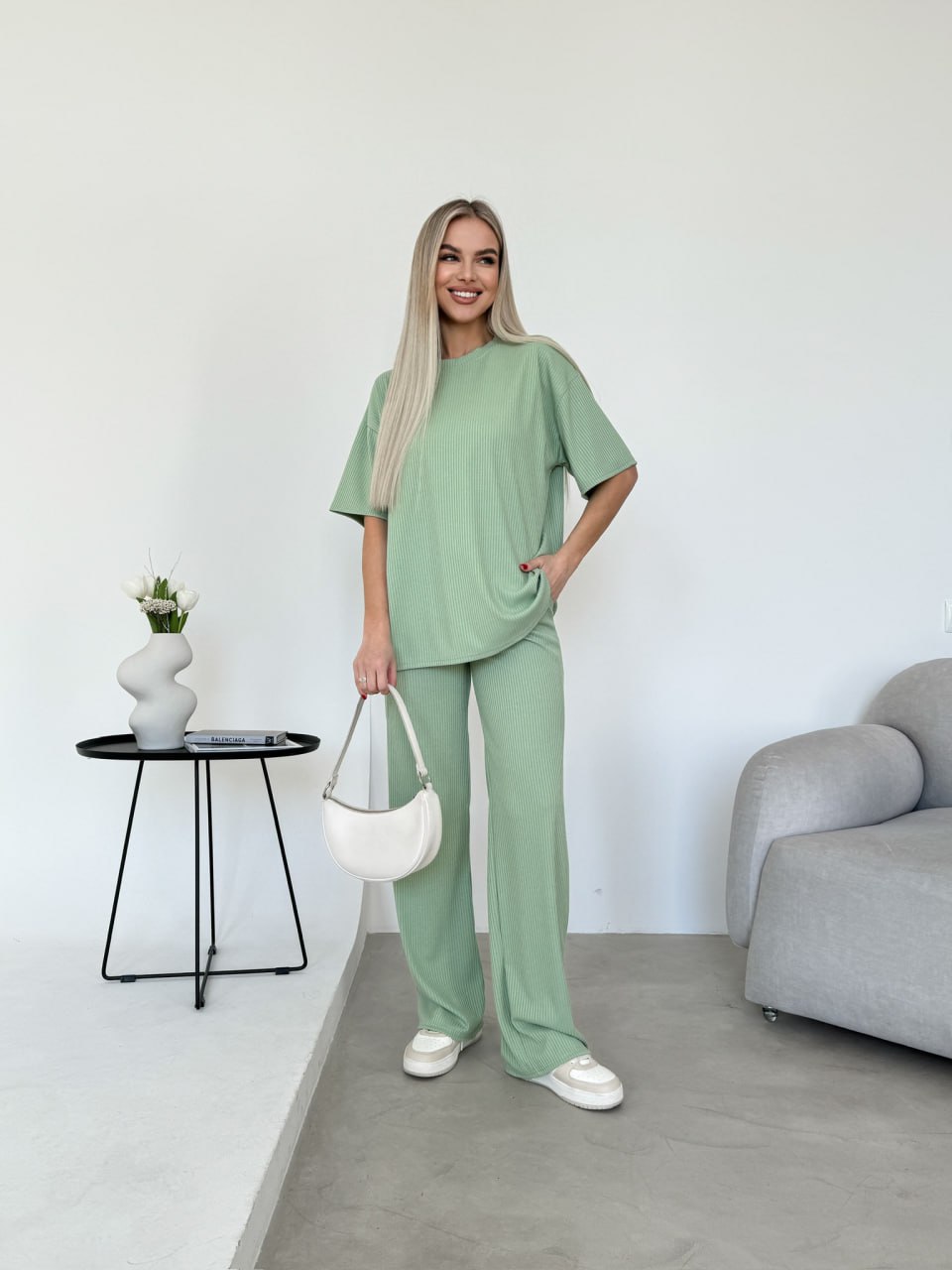 Жіночий прогулянковий костюм оливкового кольору 32997