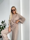 Женский прогулочный костюм свободного кроя бежевого цвета 29211