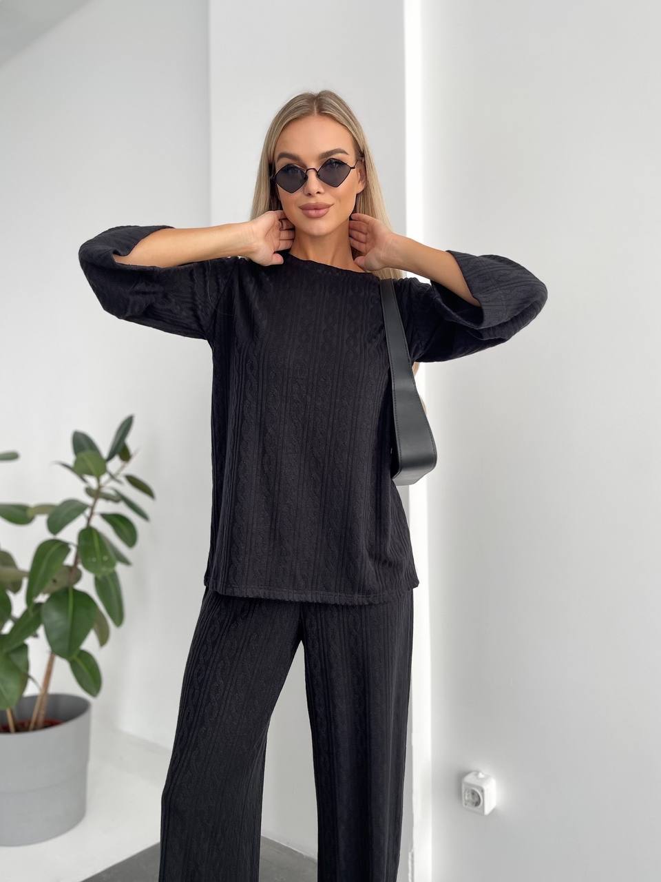 Женский прогулочный костюм свободного кроя черного цвета 29210
