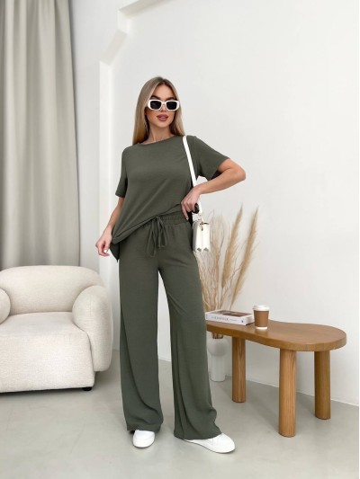 Женский прогулочный костюм цвета хаки 32026