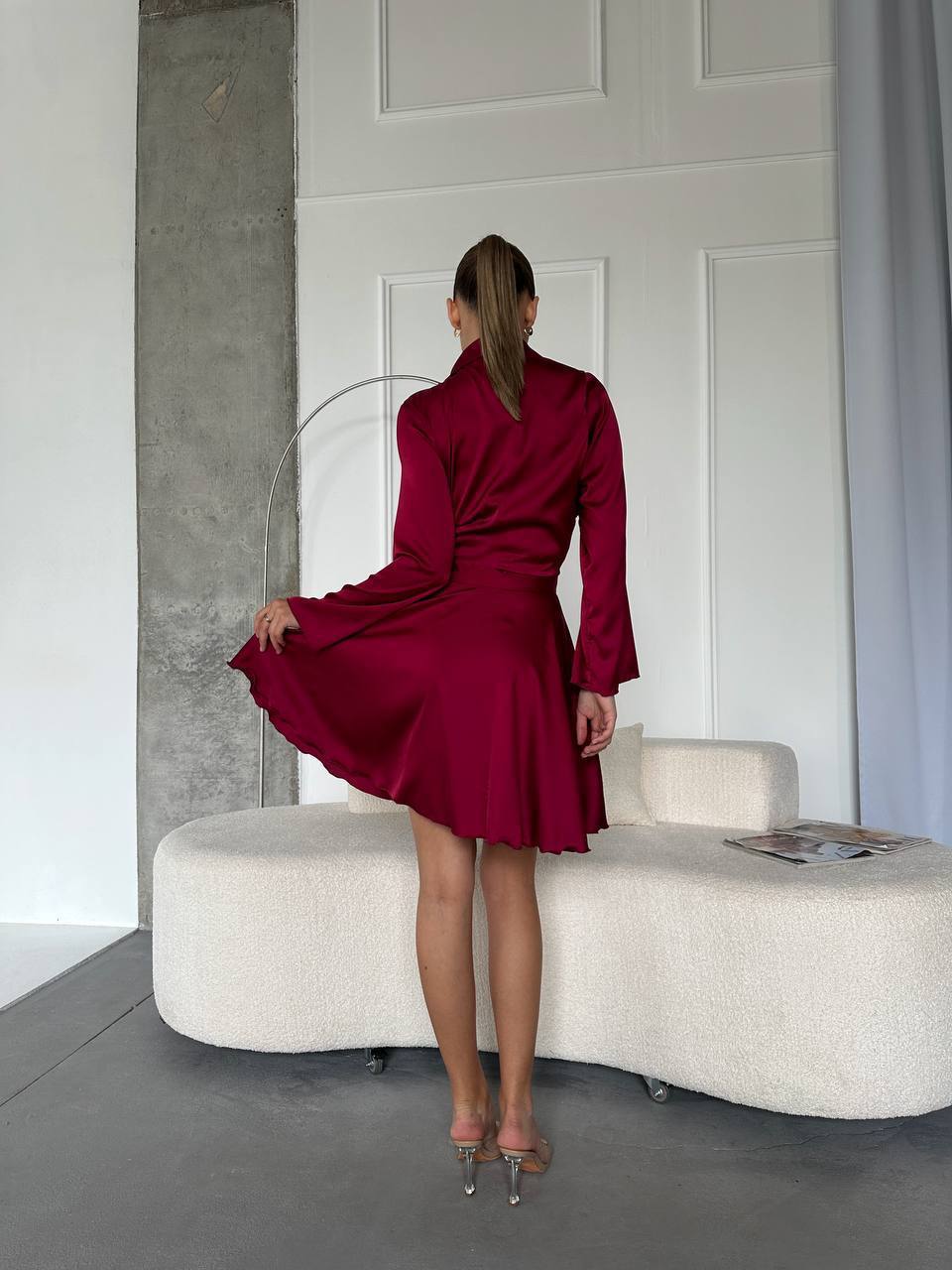 Жіночий шовковий костюм спідниця на запах+сорочка бордового кольору 32932