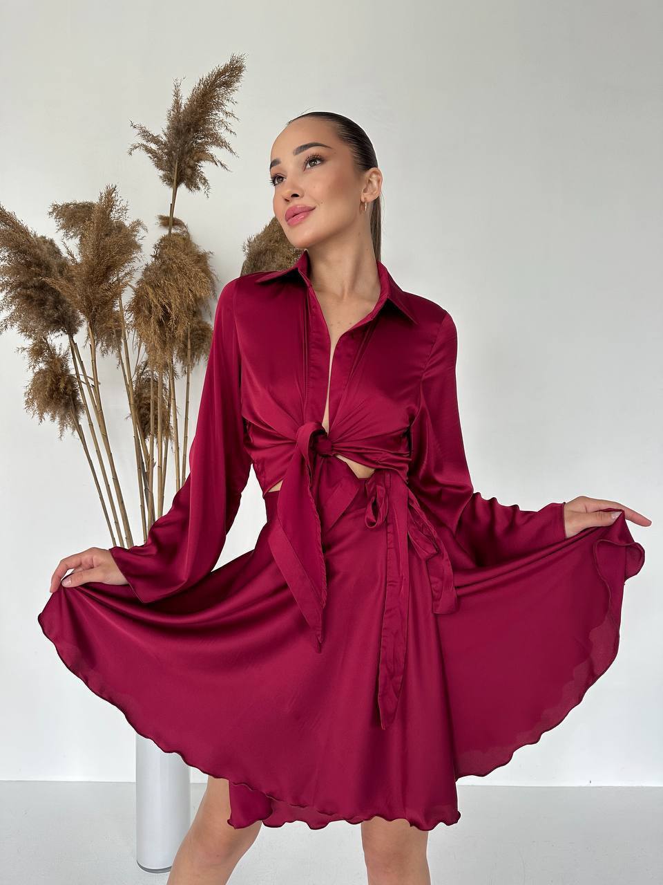 Жіночий шовковий костюм спідниця на запах+сорочка бордового кольору 32932