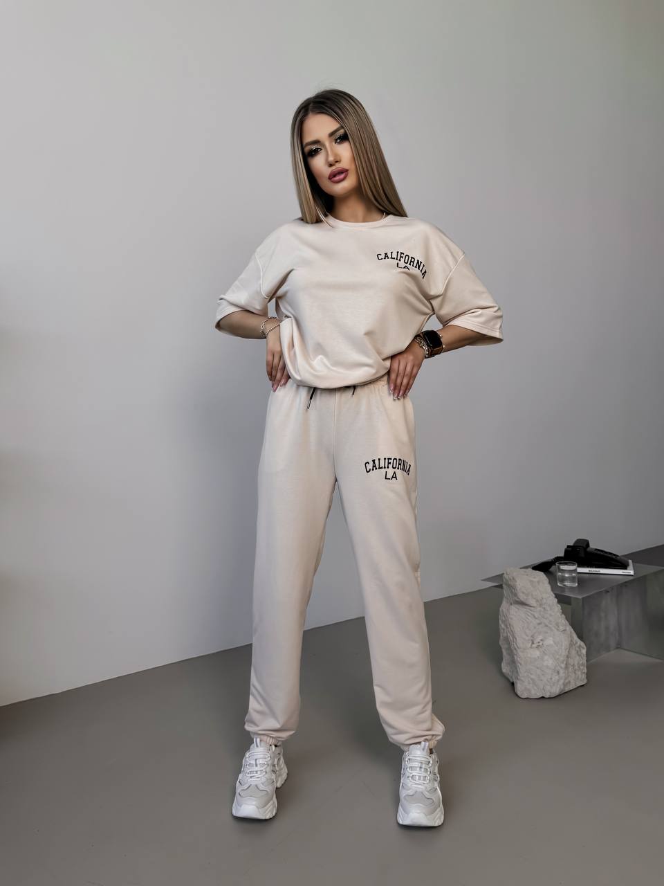Женский спортивный костюм «California» бежевого цвета 27317