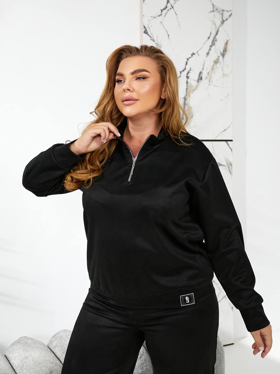 Женский спортивный костюм из трикотажа черного цвета 29177