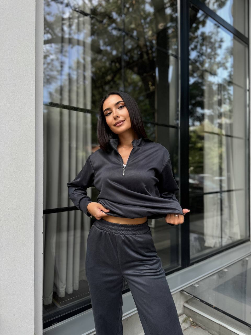 Женский спортивный костюм из трикотажа графитового цвета 29185