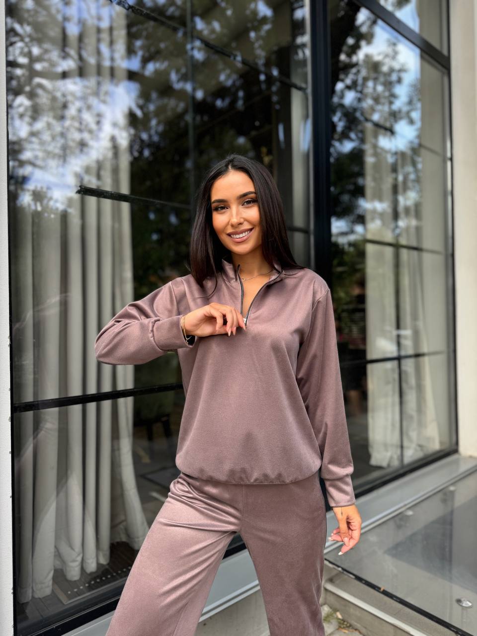 Женский спортивный костюм из трикотажа кофейного цвета 29184